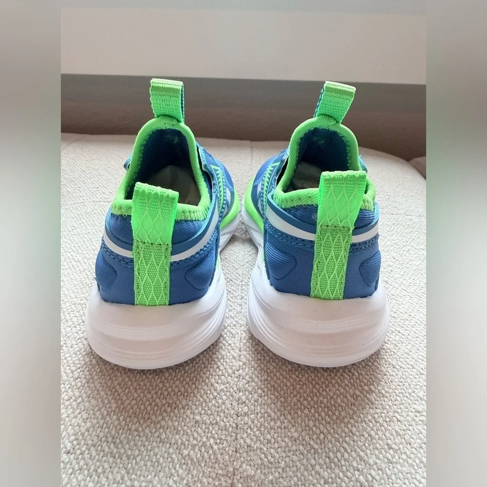 NWOT Reebok boys Lite Spinner blue/green/white lightweight sneakers size 6K